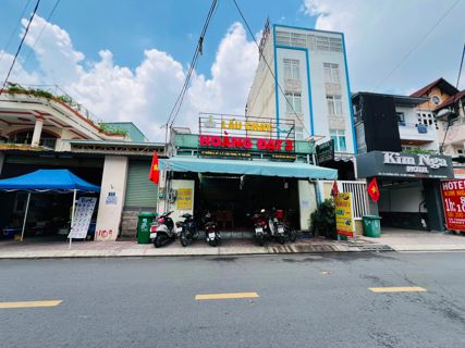 Bán khách sạn Linh Trung, đường 8, DT 126m2 ngang 7m, 5 tầng, sổ hồng hoàn công. Khoán 60 triệu
